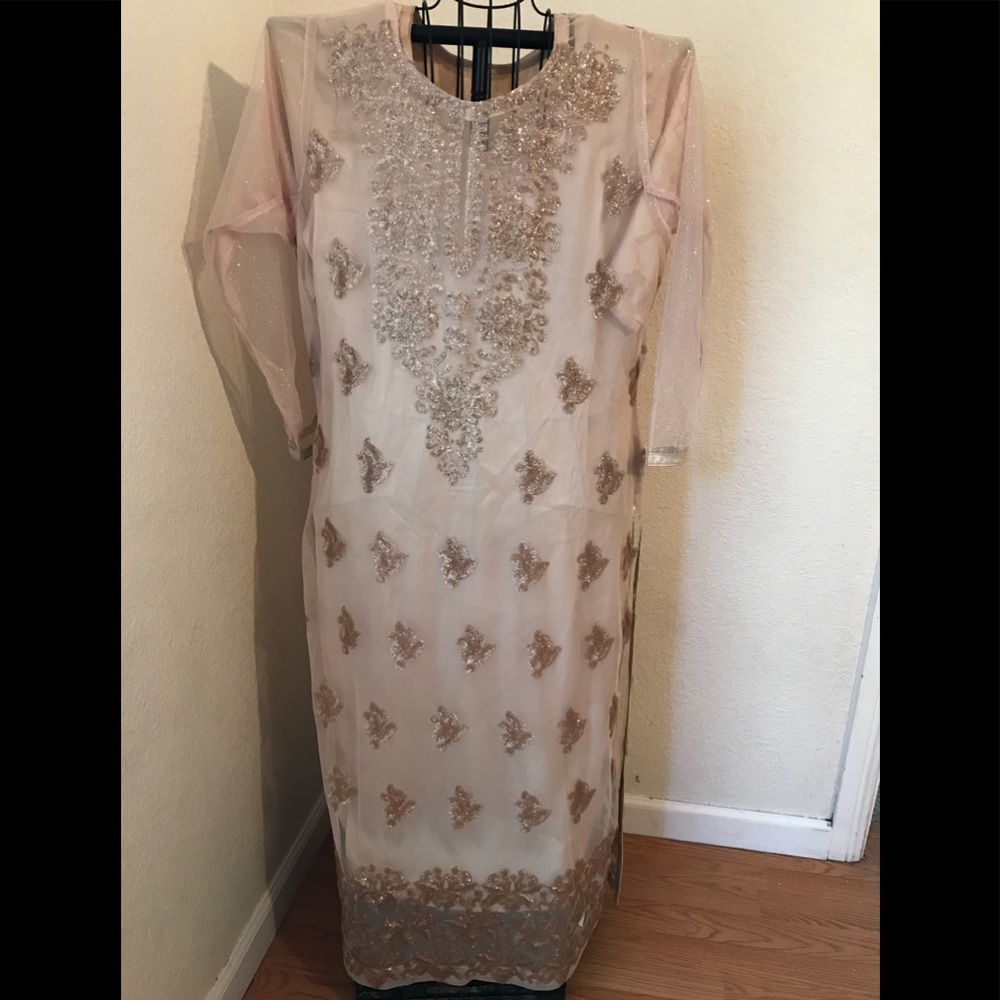 Pakistani salwar Kameez